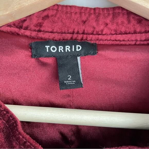 Torrid moto jacket lattice detail on sleeve and sides velvet burgundy size 2 - Picture 7 of 11